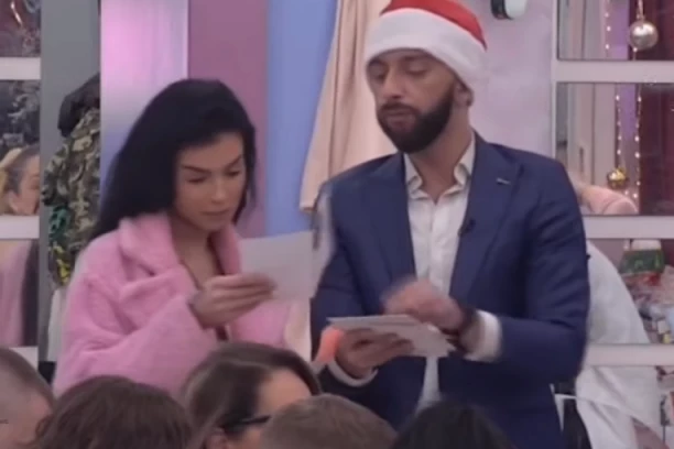 ANITA DOBILA JEZIVU PRETNJU MAJKE: Stigla joj čestitka sa UPOZORENJEM da će dobiti BATINE posle Elite!