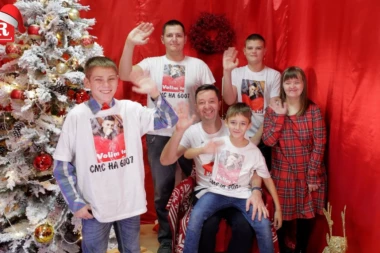 ''OTIŠLO JE CELO JEDNO ŠKOLSKO ODELJENJE!'' Ispovest dece POBEDNIKA - koja su iza sebe ostavila zloćudnu bolest i čiji je svaki dan borba, a on je njihov ANĐEO ČUVAR! (VIDEO)