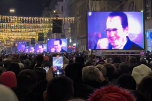 ŠOK! TITO SE OBRATIO LJUDIMA U SARAJEVU ZA NOVU GODINU! Poruka generisana veštačkom inteligencijom oduševila publiku (VIDEO)