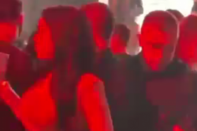 David se ne odvaja od nove devojke