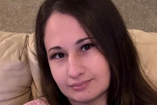 MAJKA JU JE LAGALA DA JE BOLESNA I STRPALA JE U INVALIDSKA KOLICA: Ćerka otkrila prevaru, pa je ubila, a sada je otkrila koja POZNATA LIČNOST ju je spasila