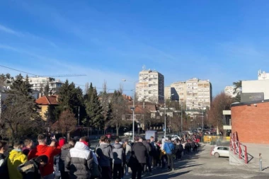 OGROMNO INTERESOVANJE DELIJA ZA DUEL ZVEZDE MERIDIANBET I PARTIZANA! Pogledajte KOLIKI JE RED ispred Marakane! (FOTO + VIDEO)