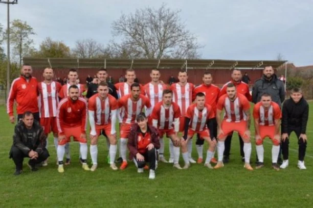 OČERUPALI KOMŠIJE: Lider doveo dvojicu fudbalera iz tabora velikog rivala - u borbu za titulu crveno-beli ulaze osetno pojačani! (FOTO GALERIJA)