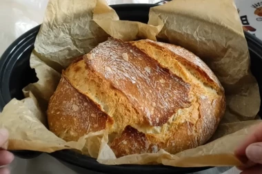 RECEPT ZA NAJBOLJI DOMAĆI HLEB:  Hrskava kora i mekana unutrašnjost, ovo je SAN svakog SRBINA!