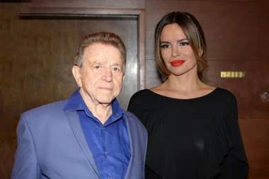 ZAHAR ŽESTOKO UDARIO NA SEVERINU: Besan što je njegovu pesmu iskoristila za PROVOKACIJU - nije štedeo reči!