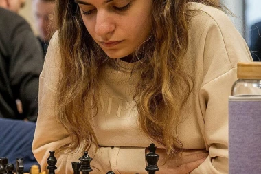 ZBOG NOŠENJA PATIKA OŠTRO KAŽNJENA! BIZARNA situacija na SVETSKOM prvenstvu!