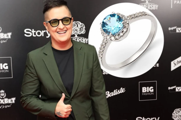 ŠOK NA KONCERTU MARIJE ŠERIFOVIĆ: Nepoznati čovek kleknuo ispred pevačice i izvadio PRSTEN, publika pala u trans (VIDEO)