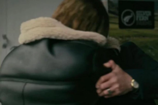 VUK KOSTIĆ I MARKO JANKETIĆ U STRASNOM ZAGRLJAJU: Cela javnost bruji o njihovom POLJUPCU! (FOTO)