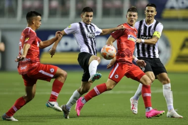 POSTAO JE GLAVNA TEMA DOMAĆEG FUDBALA, A ONDA JE POTPISAO ZA FRANCUSKOG VELIKANA! Supertalentovani Luković progovorio pre odlaska iz IMT!