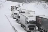 KAO DA JE NEKO BACIO KLETVU NA NEMCE! Cela država u TOTALNOM kolapsu, zbog snežne oluje OKOVANA ledom: Vozači paralisani na putevima!