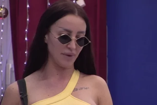 TERAO JE DA BUDU INTIMNI, ONA GA ODUVALA! Poršelina odbila Pabla u izolaciji, evo šta je uradio! (FOTO)