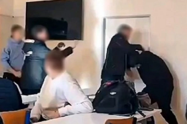 KAKAV PREOKRET: Profesor se zbog ČETNIKA POTUKAO sa učenikom, pa bio pred otkazom, a onda  je doživeo OVO!