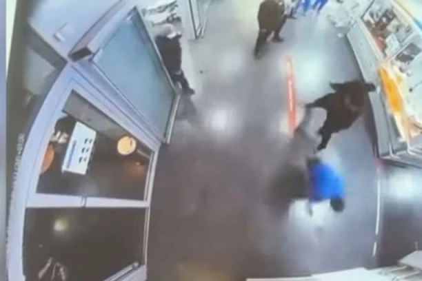 BRAĆA IZ SRBIJE PRETUKLA LEKARA I NAPALI MEDICINSKU SESTRU: Dovezli ih u bolnicu, pa POLUDELI zbog čekanja! (VIDEO)