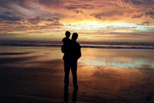 TUGA KAKVE NEMA: Petogodišnjak hvatao rakove sa ocem, pa pao sa jahte! U bolnici su roditelji morali da donesu NAJTEŽU ODLUKU