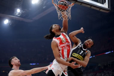 MOĆNA ZVEZDA MERIDIANBET SLAVILA U DERBIJU: Razigrani crveno-beli RAZBILI Partizan!