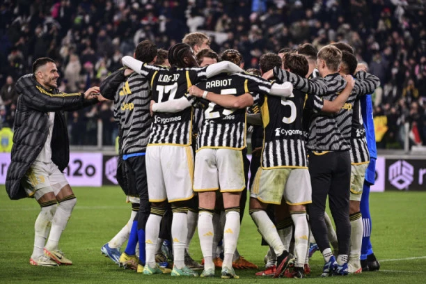 JUVENTUS "ŠESTICOM" DO ČETVRTFINALA! Stara dama pregazila Salernitanu u Kupu Italije! (VIDEO)