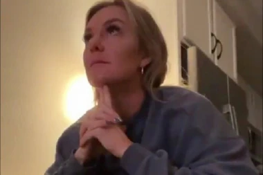 JOKIĆ BACIO PLAVUŠU U TRANS! Histerično SLAVLJE novinarke Denvera "ZAPALILO" društvene mreže! (VIDEO)