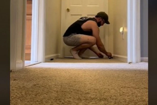 OVAJ SNIMAK JE VIDELO VIŠE OD 55 MILIONA LJUDI: Ono što ovaj čovek radi zapanjilo je ljude na mrežama! (VIDEO)