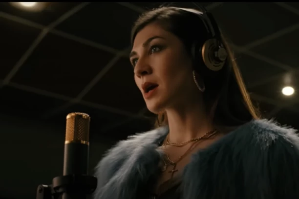 "Rođena da U PAKLU GORIM...": Ove pesme su OBELEŽILE domaće TV serije i postale HITOVI!