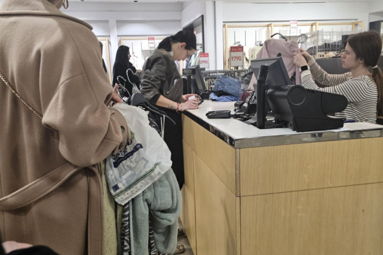 Kaća Grujić, paparaco III