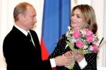KAD PUTIN VOLI LUKSUZ SAMO PRŠTI: Daleko od očiju javnosti obasipa darovima svoju voljenu - glamurozne nepokretnosti otkrile vezu Kabajeve i lidera Rusije!