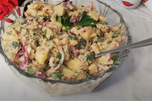 POSNA SALATA SA TUNJEVINOM I KROMPIROM: Jedan SASTOJAK će dati poseban ukus, JEFTIN ručak koji će cela porodica obožavati!