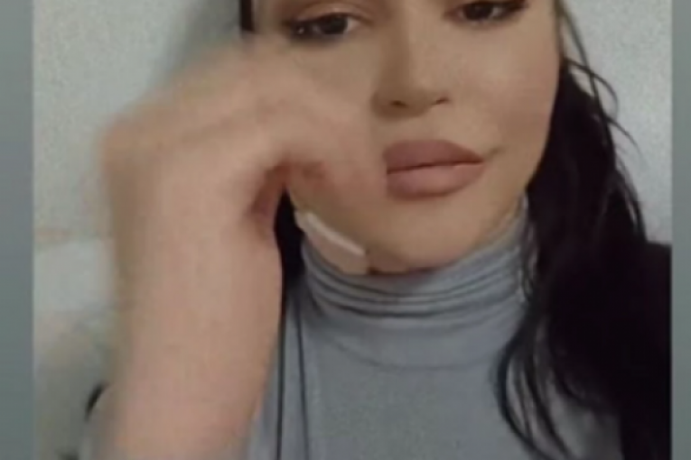 Mladenovićka pokazala povredu