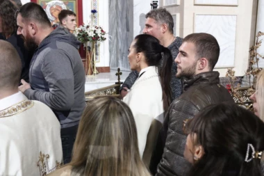 CECA I VELJKO SE PRIČESTILI U HRAMU SVETOG SAVE: Pevačica zbog NJEGA 12 godina posti SVAKI POST! (FOTO)