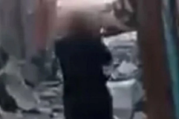 SAM PROTIV TENKA, KO ĆE DA POBEDI? Hamas objavio snimak svog borca koji se našao OČI U OČI sa tenkom (VIDEO)