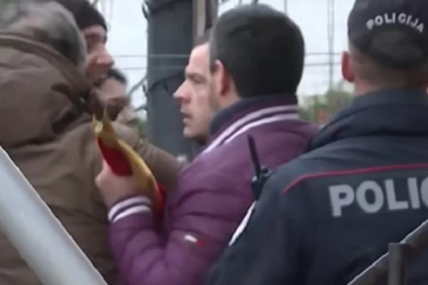 HAOS NA CETINJU! Sukob dve grupe pravoslavnih vernika! UMALO TUČA, policija sprečila potpunu katastrofu (VIDEO)