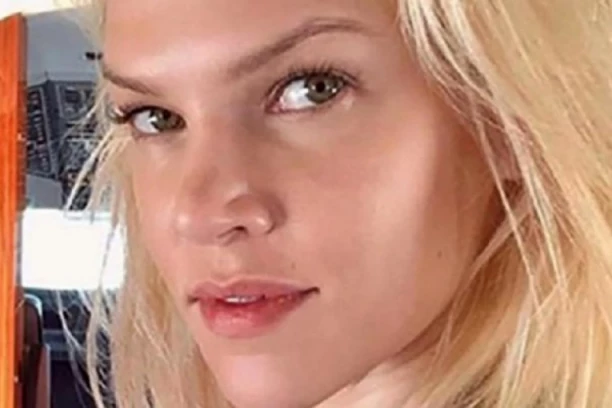 KO JE NAĐA, JUGOSLOVENSKA EPSTAJNOVA ROBINJA? Vozila njegov LOLITA EKSPRESO, a vrbovao je kad je imala 15!