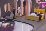 ANELI I MIONA BEŽE IZ ELITE: Drama u kući Odabranih, nisu dobile POKLON za Božić - sve im PRESELO! (VIDEO)