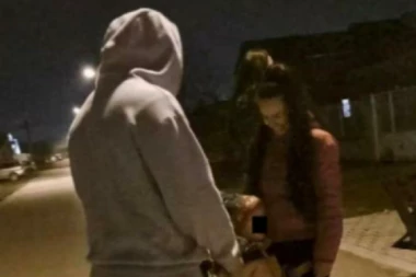 TRI VERE POD ISTIM KROVOM! Dragojevići proslavili Božić uz KORINĐANJE, a onda se oglasila i Dejanova devojka! (FOTO)