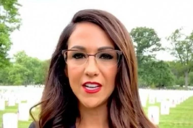 KRV MU SE SLIVALA NIZ LICE, GOSTI SU ZANEMELI: Političarka usred restorana dva puta udarila bivšeg muža u nos!