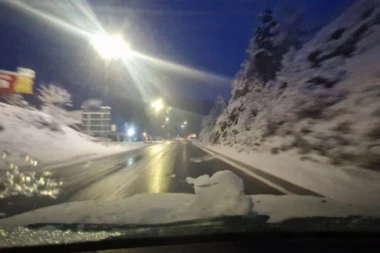 UŽAS NA TARI: Auto se prevrnuo na krov, pogledajte šta se desilo!