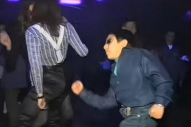 BIO JE LEGENDA NA TEHNO ŽURKI KAO DEČAK: Pojavio se nakon dve decenije i mnogi se pitaju da li je to zaista on? (VIDEO)