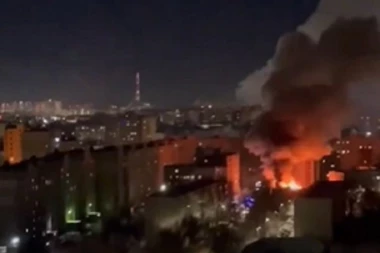 PUTINOVA KUĆA SPALJENA DO TEMELJA! Zapaljen mu i hotel, cela porodica na meti napadača! (VIDEO)