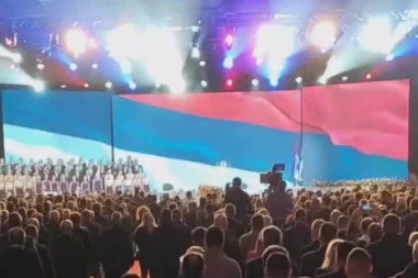 BRUKA U ZENICI: Na Dan Republike Srpske zapaljena zastava, a evo šta se u isto vreme dešavalo u KONJICU