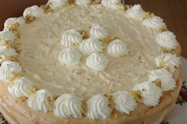 PUSLICA TORTA JE REDOVNA NA TRPEZI ZA SVAKI VAŽAN DOGAĐAJ: Nema domaćice koja ne zna RECEPT, a topi se u ustima