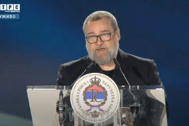 "ŽIVIMO NESREĆU KOJU JE SAVA PREDVIDEO" O govoru Pejakovića u Banjaluci bruji čitav region: Srbiju i Srpsku zapljuskuju nepravda i pretnje