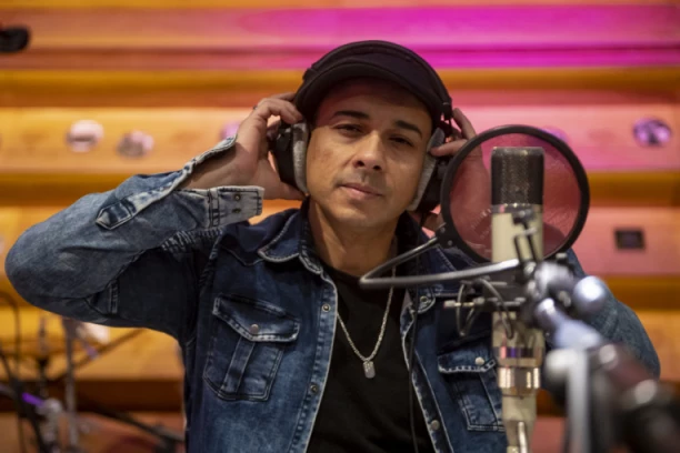 HUSA PREŽIVEO GOLGOTU KAO DŽEJ: Dele istu sudbinu, pretrpeo stravično MALTRETIRANJE - ovu priču niko nije čuo!