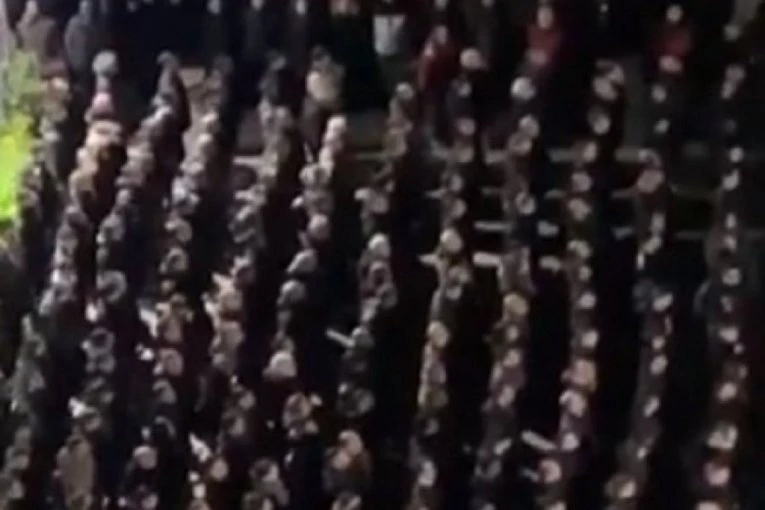 HAJL HITLER U SRCU RIMA! Snimak skupa NEOFAŠISTA ITALIJE šokirao svet, evo šta su uradili na STOGODIŠNJICU Musolinijeve pobede (VIDEO)