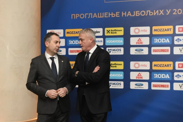 REPUBLIKA NA KOKTELU KSS: Legende stigle na ceremoniju (FOTO)