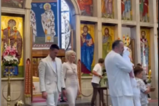ĐOKOVIĆI KRSTILI DETE U NAŠOJ SVETINJI: Saška objavila prve fotke iz crkve, evo ko je bio na LISTI ZVANICA!