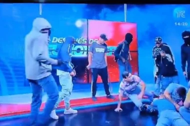 HOROR NA NACIONALNOJ TELEVIZIJI! Voditelji emisije uzeti kao taoce uživo! Vođa narko kartela pobegao iz zatvora, vanredno stanje proglašeno!