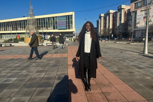 "NE SVIĐA MI SE ŠTO JE OVAKO HLADNO, ALI MI SE SVIĐA ŠTO SRBI VOLE DA JEDU!" Srpska snajka iz Zambije otvorila dušu, ispričala šta je ŠOKIRALO kod nas! (FOTO)