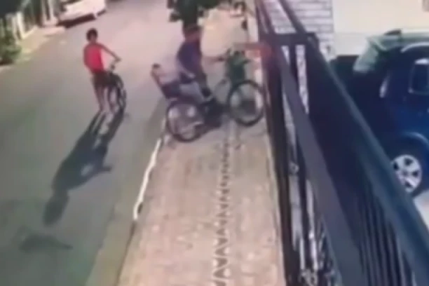 EKSKLUZIVNO! UBIJEN ŠKALJARAC U BRAZILU: Isplivao jeziv snimak - likvidiran pred detetom (4) i ženom! (VIDEO)