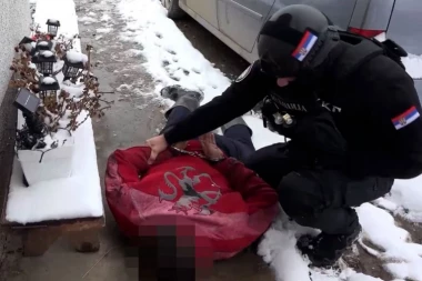 OVAKO JE IZGLEDALO HAPŠENJE ČLANOVA AUTO-MAFIJE: Razbijena kriminalna grupa - organizatori iza rešetaka! (FOTO/VIDEO)