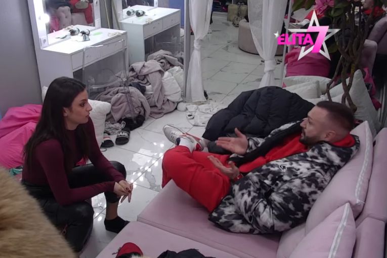 Miona i Sha Elita 7 svadja