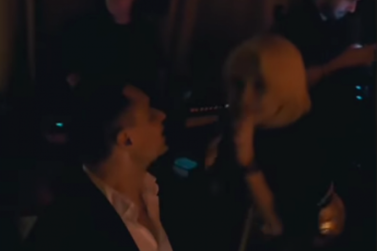 Jovana Jeremić peva dečku Draganu Stanković na uvce